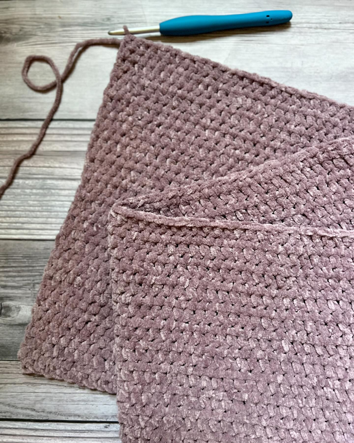 REALLY enjoying having another Harvest Throw on my hook. Easy peasy take it anywhere project - no thought involved, which is perfect for May bc why is this month always insane????

Testing out Loops & Threads velvet yarn by making a baby size sample. So far I love this yarn a lot!

Pattern: Harvest Throw (free on the blog)
Yarn: Loops & Threads Petite Purl

#crocheteveryday #crochetpattern #freecrochetpattern #beginnercrochet #easycrochet #crochetforbaby #wip #createdonthate #creativehappylife #crochetastherapy #crochetingisfun #crochetaddict #crochetersofig #crochetgirlgang #makerlife #makermama #ilovecrochet #craftastherapy_wip #craftastherapy #makeitwithmichaels #crochetbabyblanket #createyourlife #harvestthrow